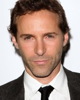 Alessandro Nivola