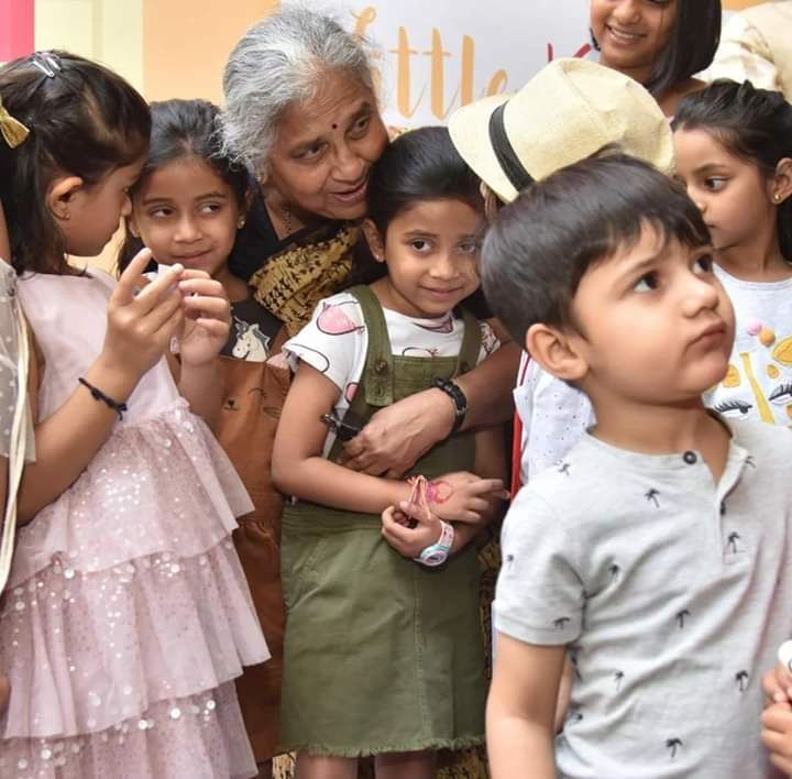 Sudha Murthy Unseen And Family