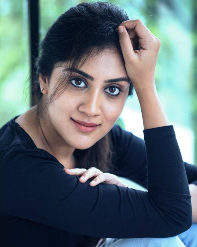 Dhanya Balakrishna Photos : Pictures, Latest Images, Stills Of Dhanya ...