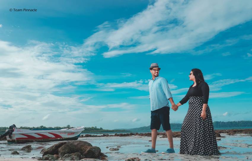 Viral Pre Wedding PhotoShoot Photos From Kerala