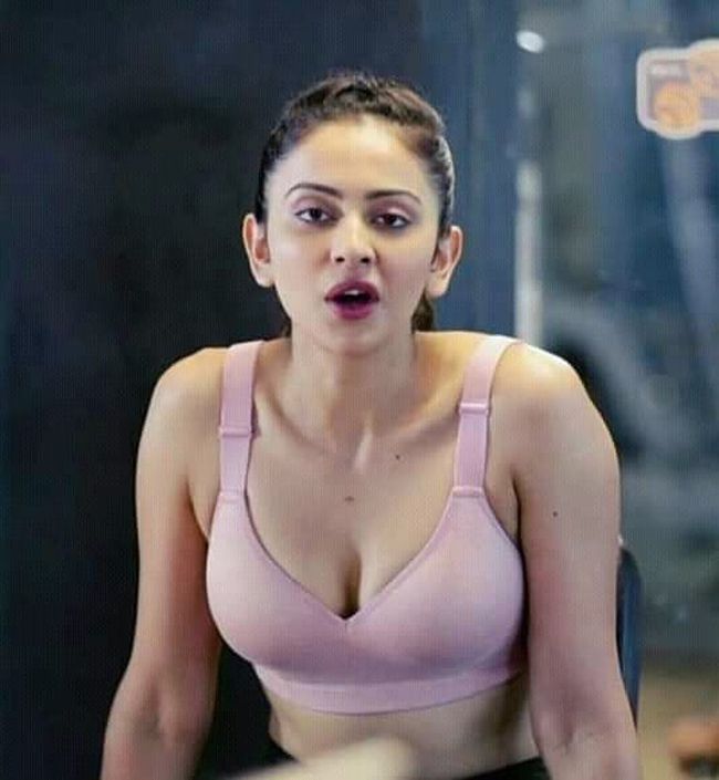 Rakul Preet Singh Gym Photos Goes Viral On Internet