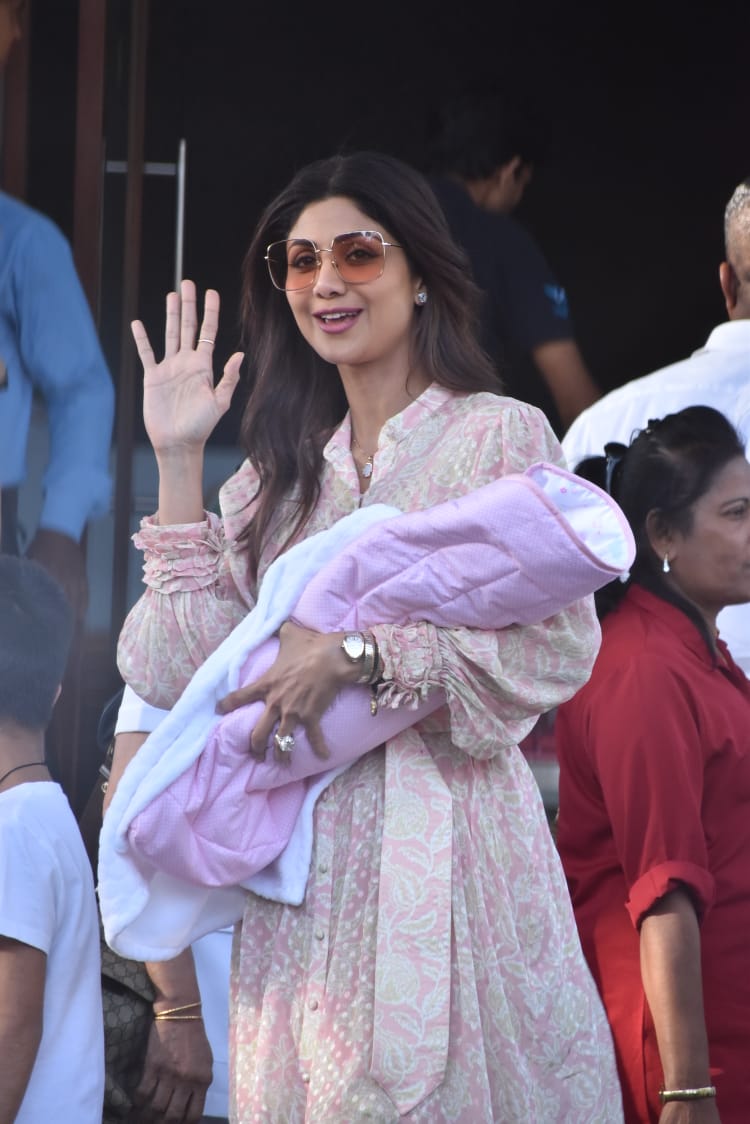 Shilpa Shetty, Raj Kundra with son Vivan & newly born Baby Samish Spotted at Kalina Airport