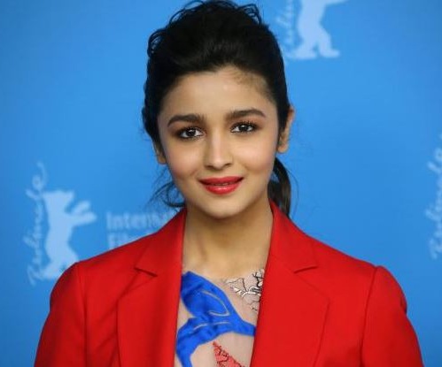 Alia Bhatt Biography, Family, Career, Birthday, Height, Age, Net Worth -  Filmiforest