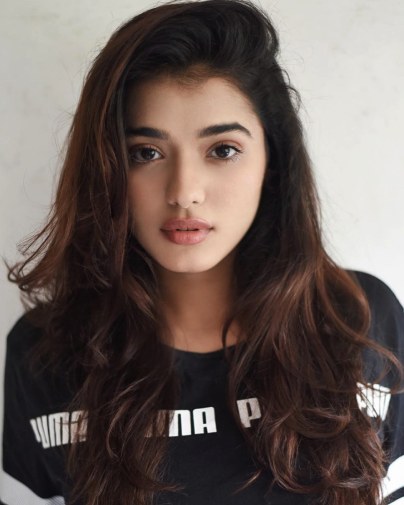 Ketika Sharma Photos : Pictures, Latest photoshoot of Ketika Sharma ...