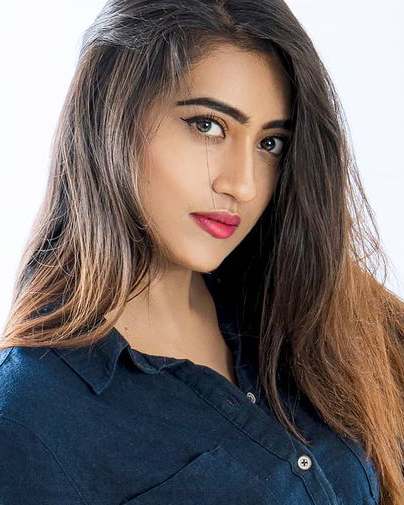 R Vaishali Wiki, Age, Boyfriend, Family, Biography & More - WikiBio